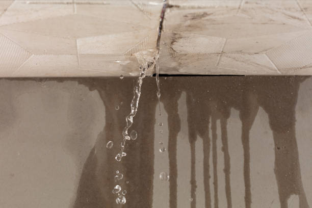 Professional Flood Damage Cleanup technician working in Santa Fe, TX